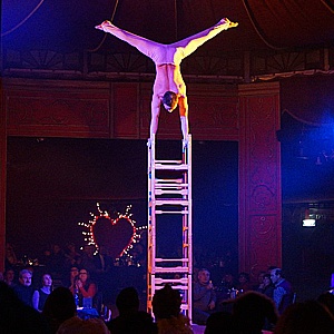 Sergey Kapranov chaise cirque