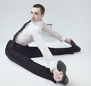 Aleksandr Batuev contorsion